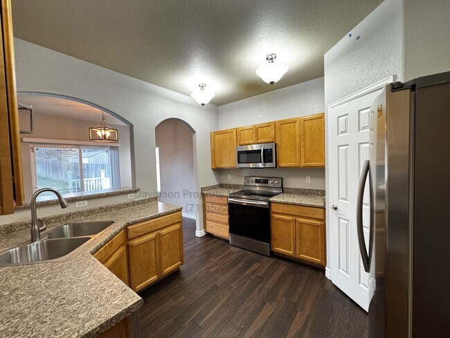 Building Photo - Stunning 4 Bedroom House in Security-Widefield