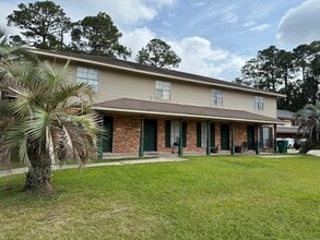 Building Photo - 1572 Savannah Dr