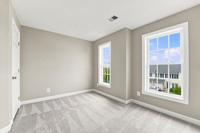 Building Photo - 97 N Savanna Dr