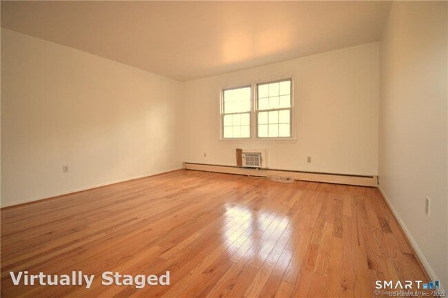 Building Photo - 5 Grandview Dr