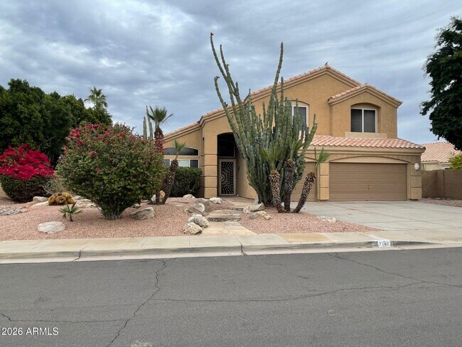 Building Photo - 7140 E Medina Ave