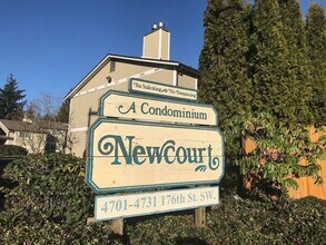 Building Photo - 3 bed/ 2 bath condo in Lynnwood!