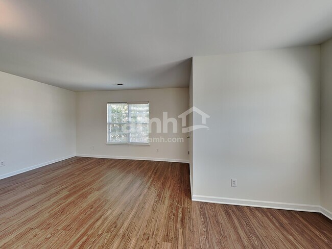 Building Photo - 4504 Sandtyn Dr