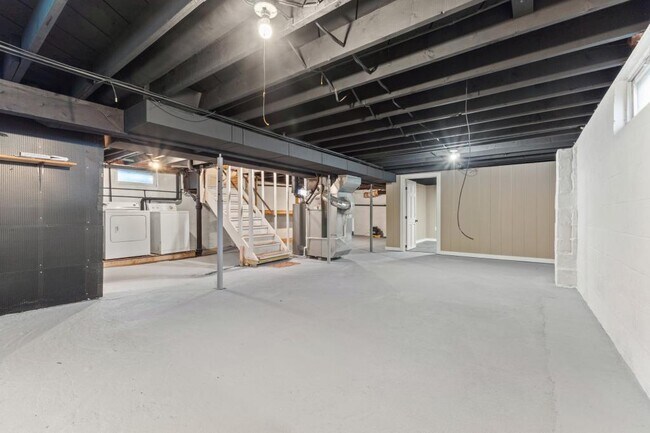 Building Photo - 2611 W 23rd St