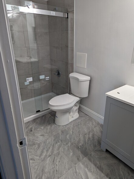 Building Photo - 4490 Lord Loudoun Ct