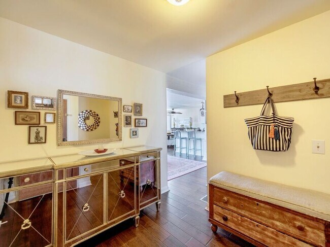 Building Photo - 1720 Ardmore Ave