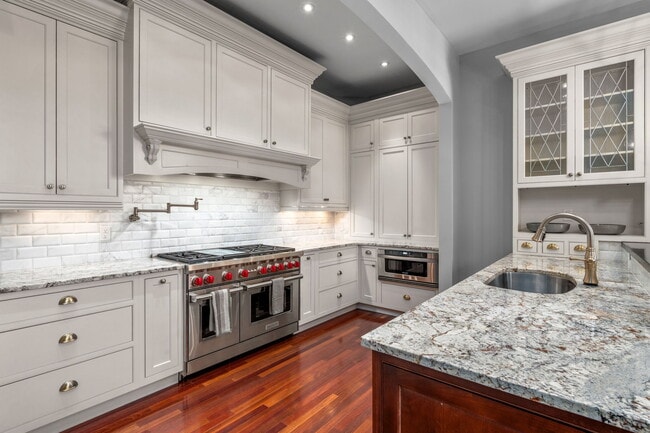 Building Photo - 5135 Ellsworth Ave