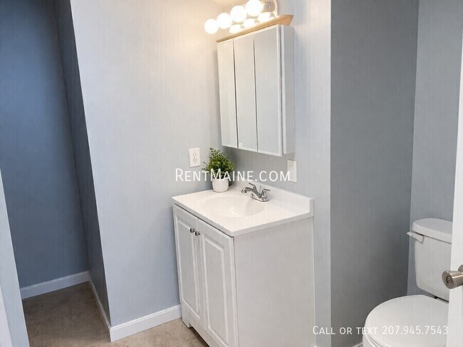 Building Photo - 11 Somerset St