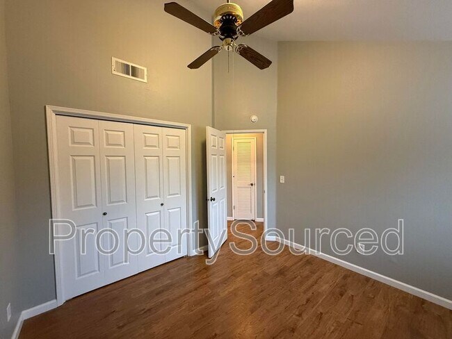 Building Photo - 428 Phoenix Ave