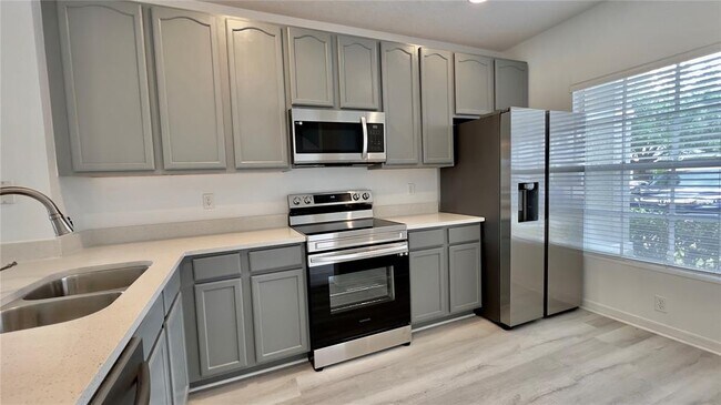 Building Photo - 10946 Savannah Wood Ct