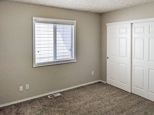 Building Photo - 5500 Doogan Ct SE