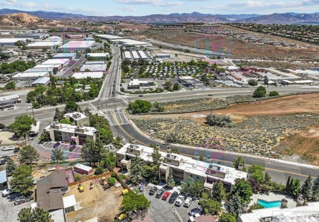 Building Photo - Incredible condo near UNR! This charming 2...