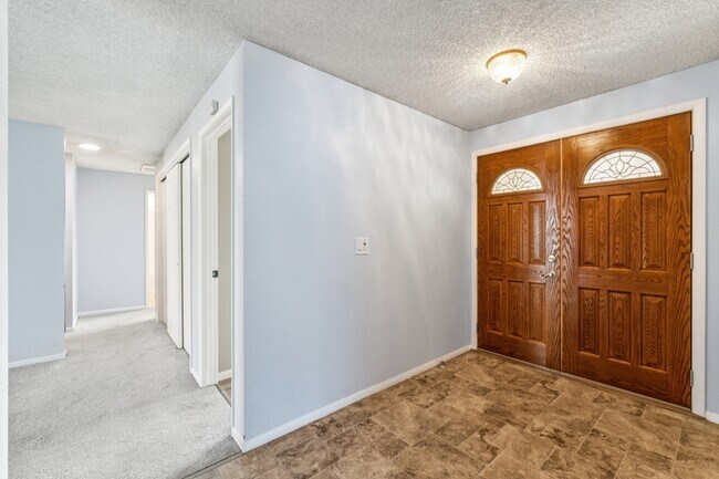 Building Photo - 1508 W Elm Pl