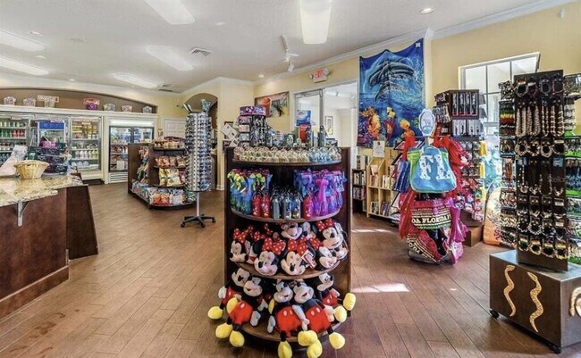 Building Photo - 8103 Coconut Palm Way