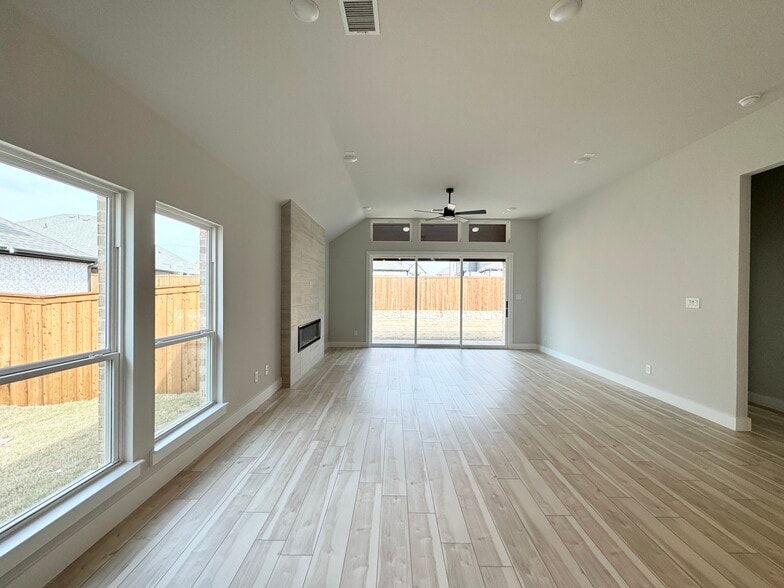 Building Photo - 6113 Tahoe Winds Dr