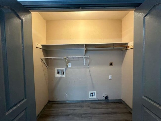 Building Photo - 6005 Asis