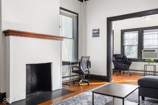 Building Photo - 784 Woodruff Pl E Dr