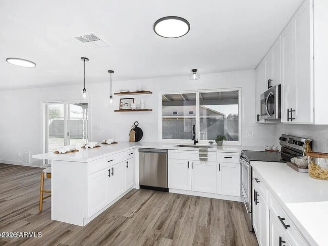 Building Photo - 2529 E Commonwealth Cir