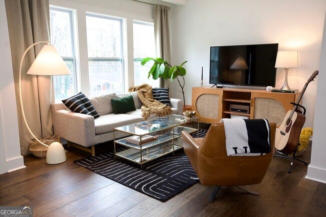 Building Photo - 1718 Line St