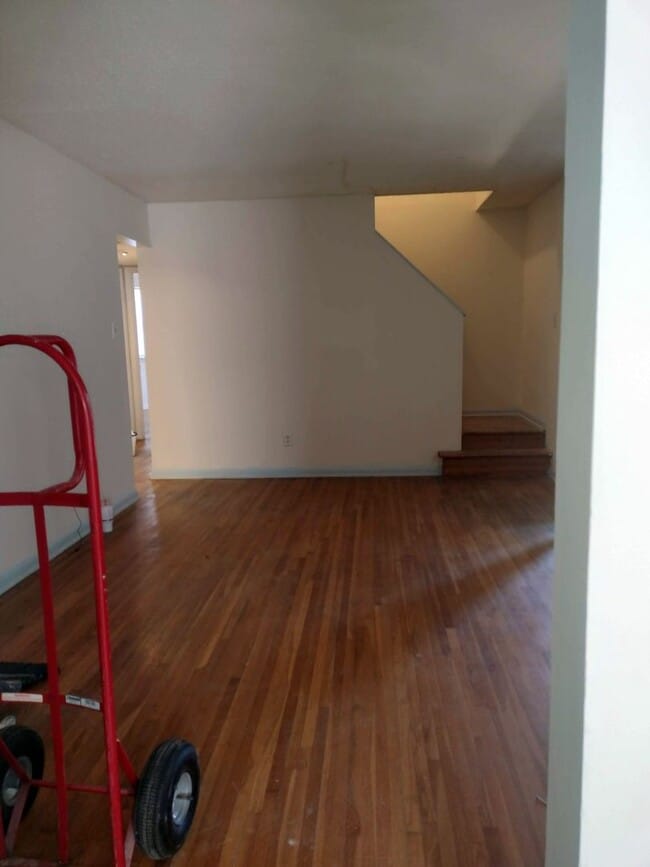 Building Photo - Spacious 4-Bedroom 2-Bath Home in Little R...