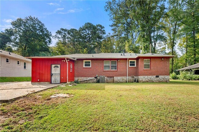 Building Photo - 2229 Beecher Cir SW