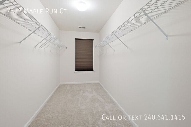 Building Photo - 7812 Maple Run Ct