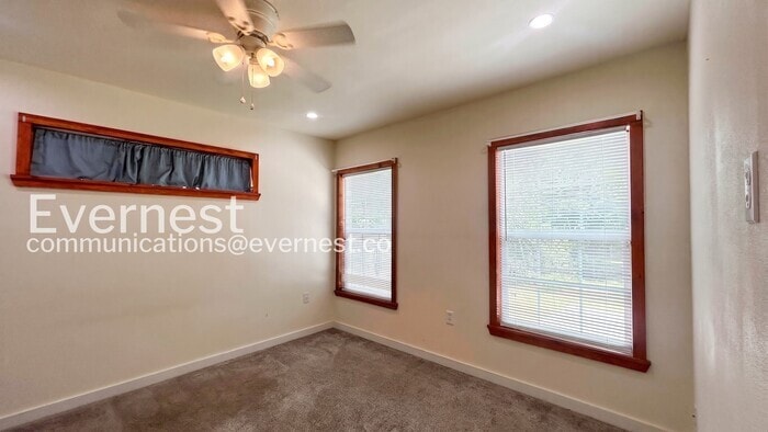 Building Photo - 118 Cravens Ave