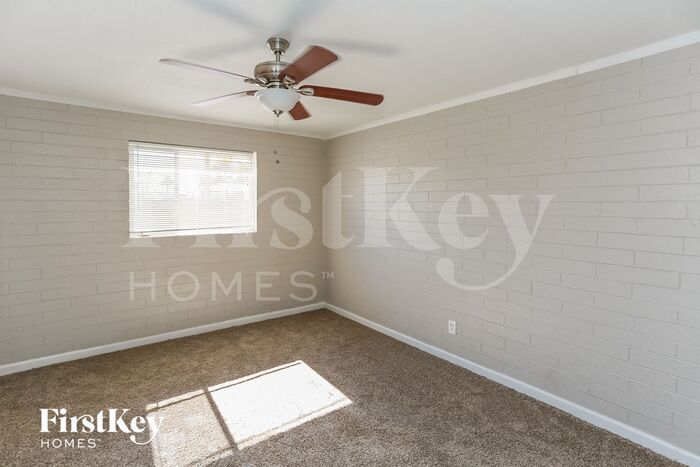 Building Photo - 5748 N 31st Ave