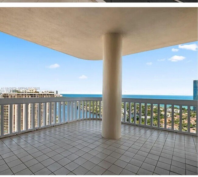 Building Photo - 19355 Turnberry Way