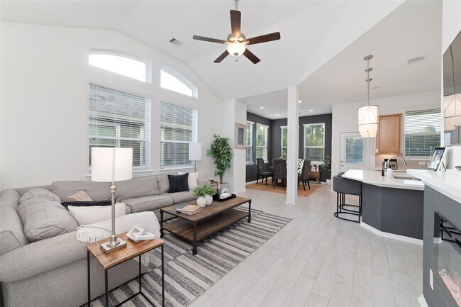 Building Photo - 331 E Coralburst Lp
