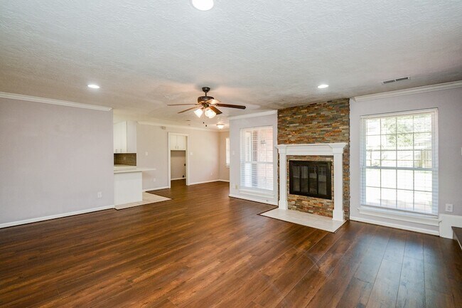 Building Photo - 11610 Cypresswood Dr