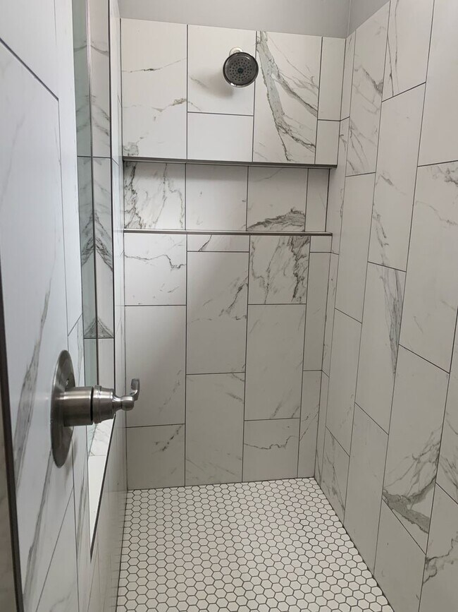 Building Photo - 5690 S Garnet Dr