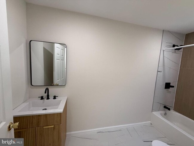 Building Photo - 1452 14th Ave