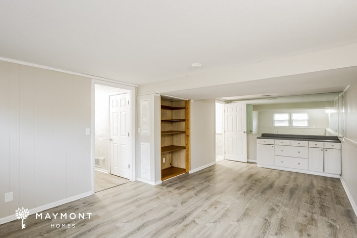 Building Photo - 890 Laverty Ln