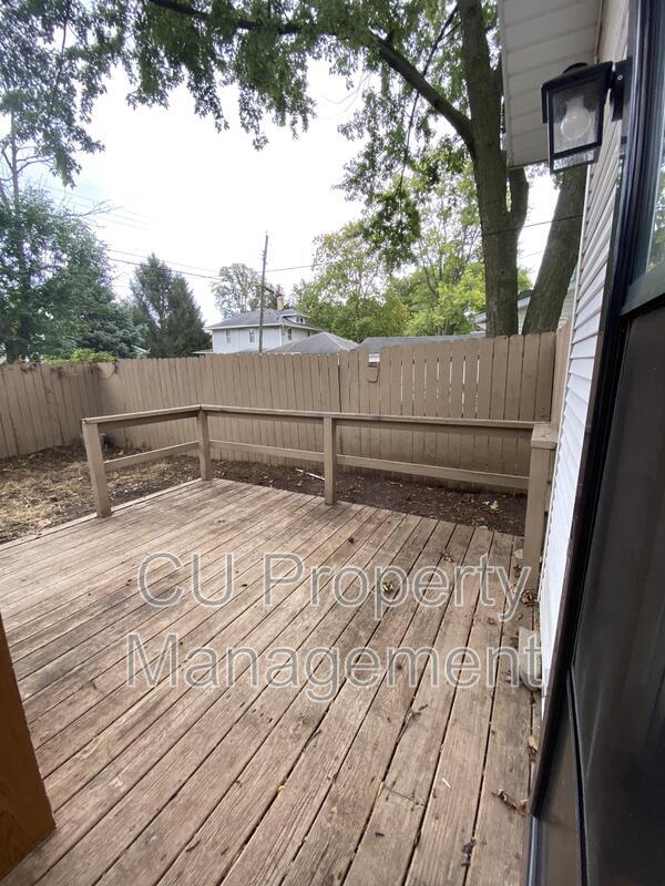 Building Photo - 508 N Fair St