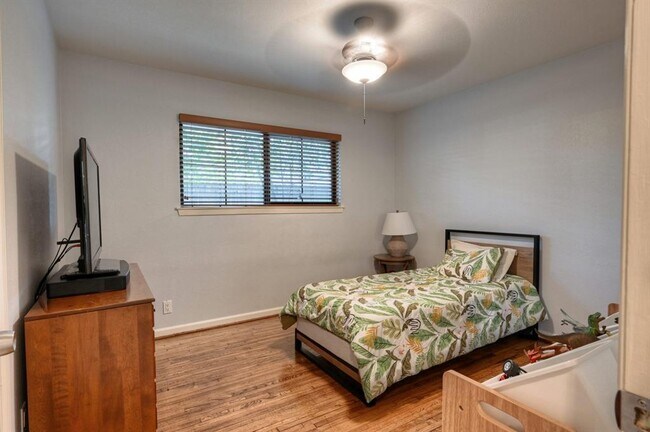 Building Photo - 9527 Vilven Ln