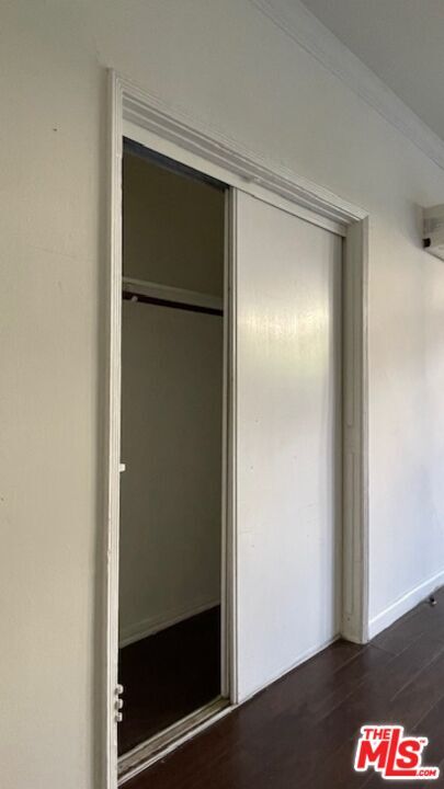 Building Photo - 933 S Hobart Blvd