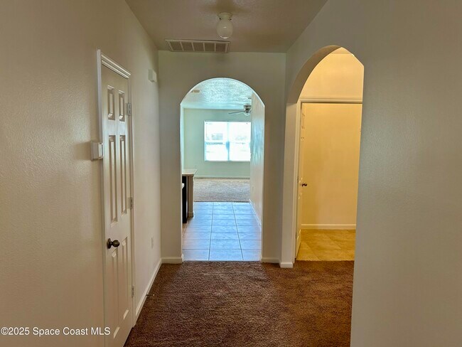 Building Photo - 134 Lure Ct SW
