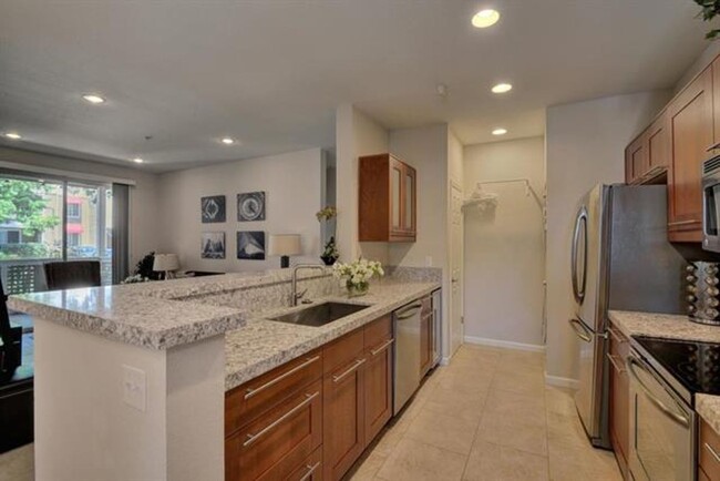 Building Photo - 2-Bedroom Condo in Prime Sunnyvale Locatio...