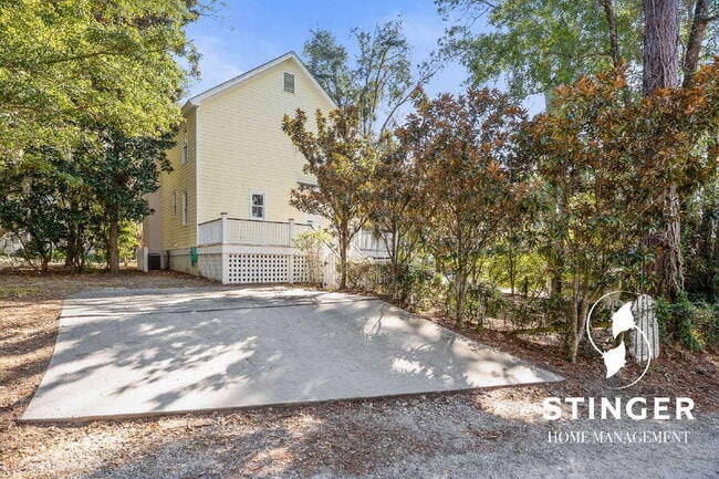 Building Photo - 130 Bartram Dr