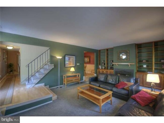 Building Photo - 19 Fawnhollow Ct