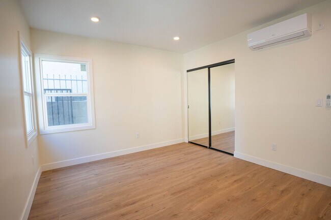 Building Photo - 1038 Westmoreland Ave