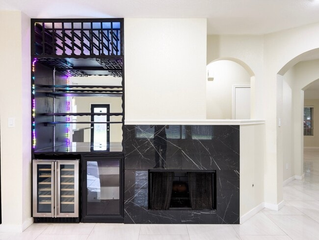 Building Photo - 2243 Rocky Hollow Ln