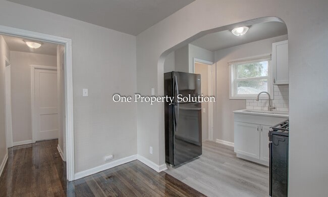 Building Photo - 4656 Pierce St