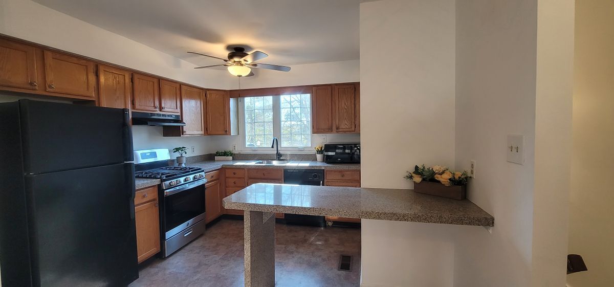 Building Photo - 10 Woodfield Dr