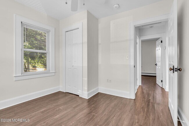 Building Photo - 1411 3rd Ave