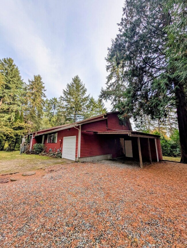 Building Photo - Corner Lot Triplex Unit in Gig Harbor, Ava...