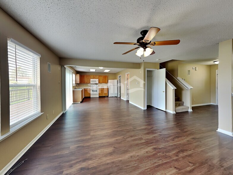 Building Photo - 6303 Abaca Way