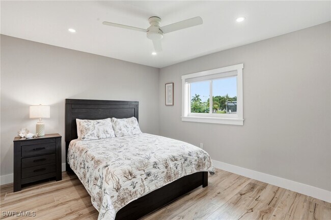 Building Photo - 6163 Plumosa Ave