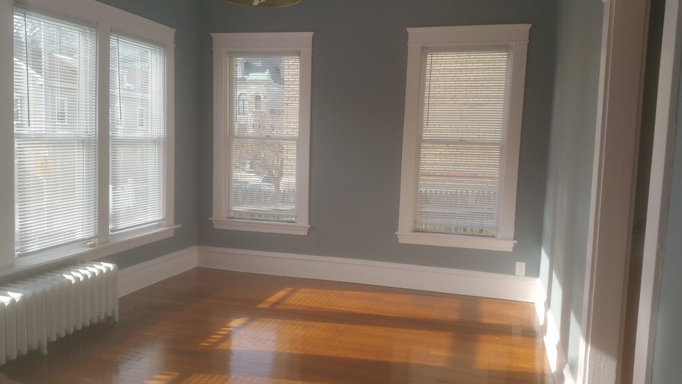 Building Photo - 466 Locust St